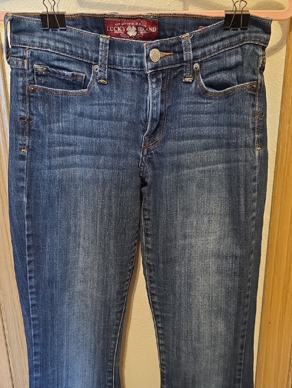Lucky Brand Straight Leg Jeans in Medium Blue Wash